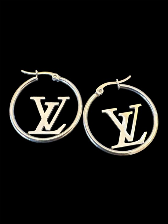 Fashion Jewelry Jewelry - 🟢🟢FLASH SALE🟢🟢NWT! Fashion Stainless Steel SilverHoop Earrings